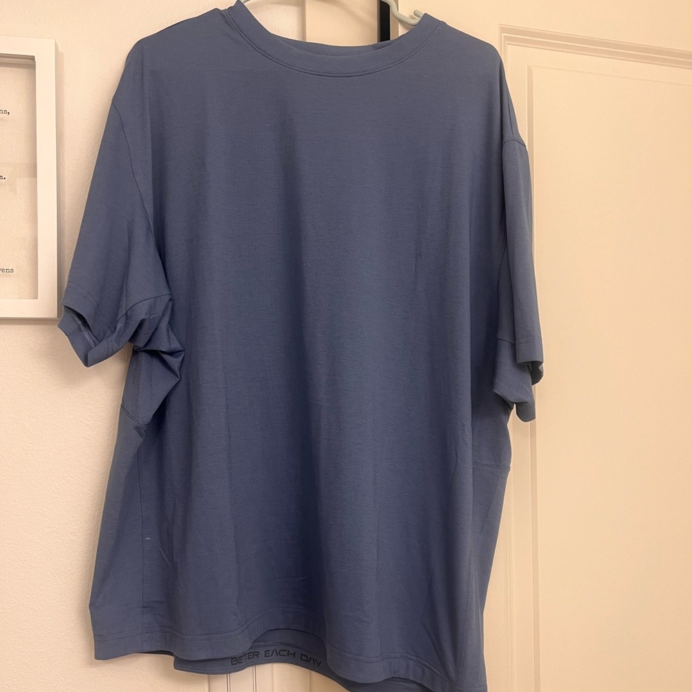 NWT Men’s Lululemon XL workout t shirt